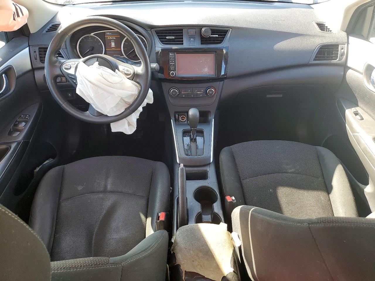 2019 NISSAN SENTRA S photo 8
