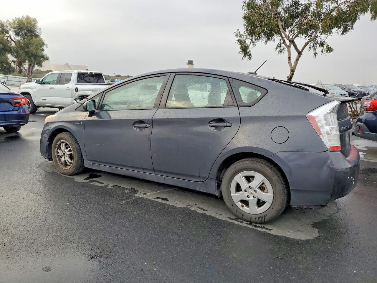 2010 TOYOTA PRIUS photo 3