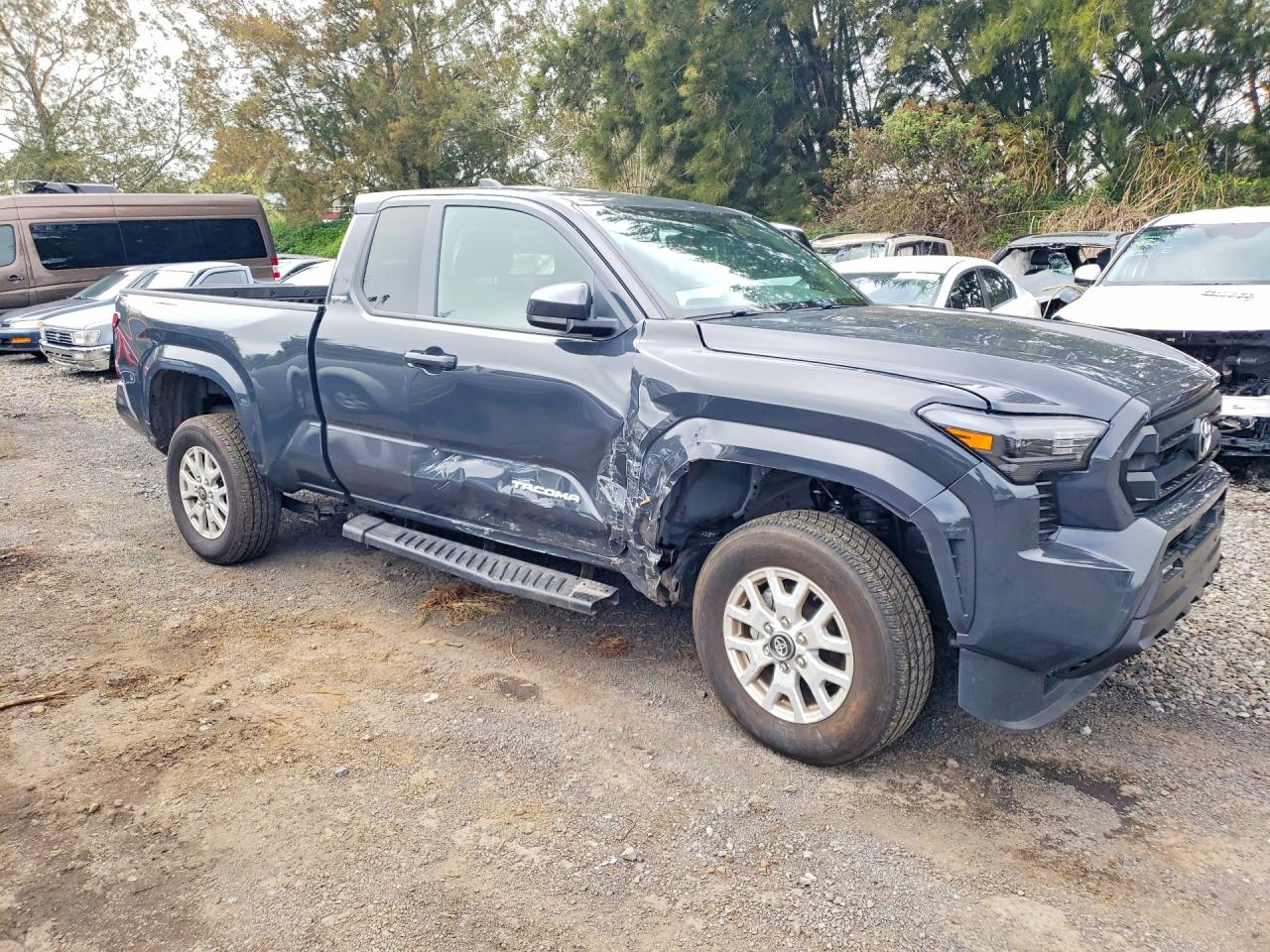 2024 TOYOTA TACOMA XTRACAB photo 4