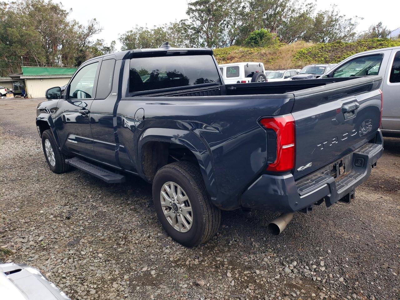 2024 TOYOTA TACOMA XTRACAB photo 2