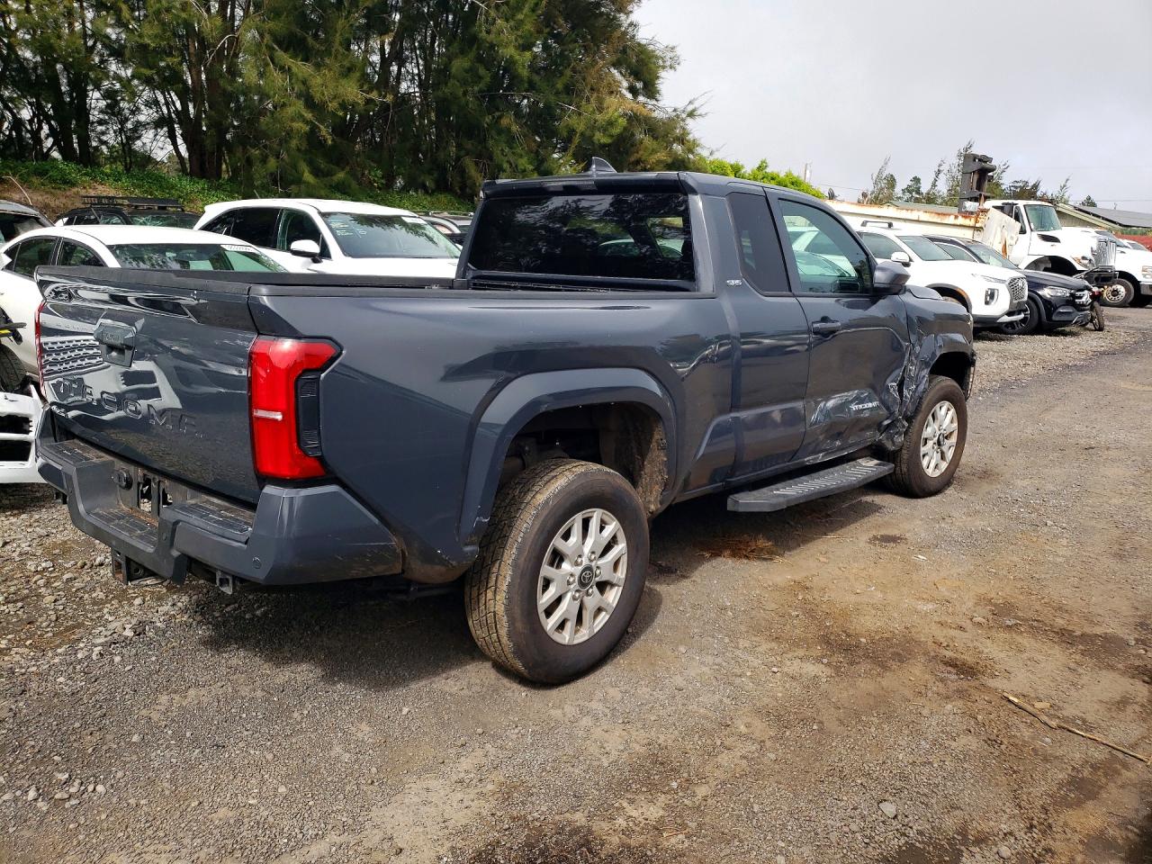 2024 TOYOTA TACOMA XTRACAB photo 3