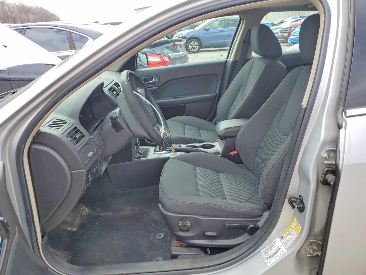 2010 FORD FUSION SE photo 19