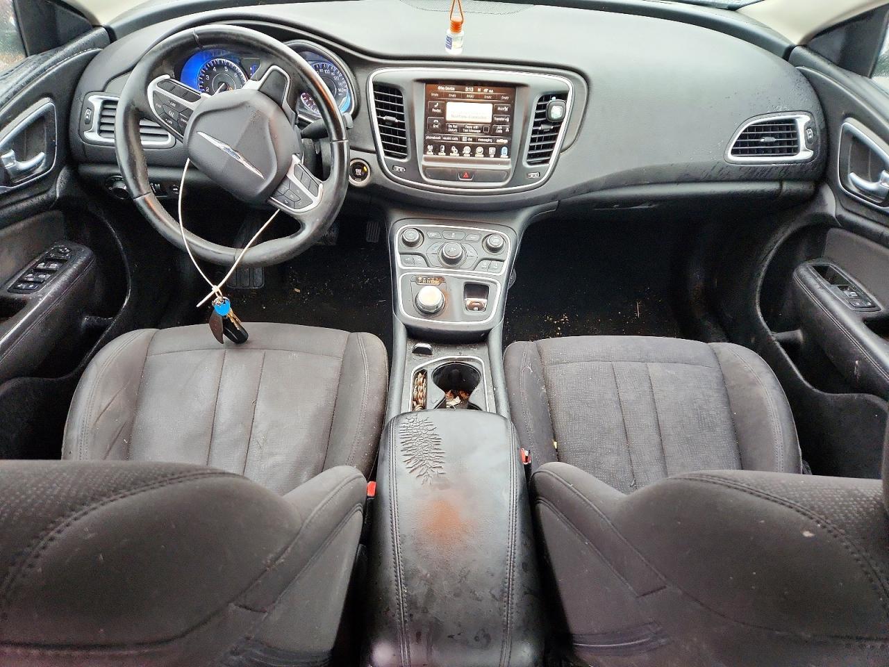 2015 CHRYSLER 200 photo 8