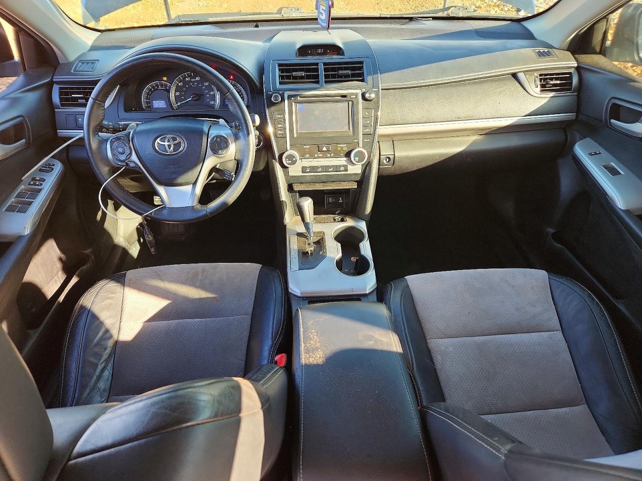 2012 TOYOTA CAMRY SE photo 15