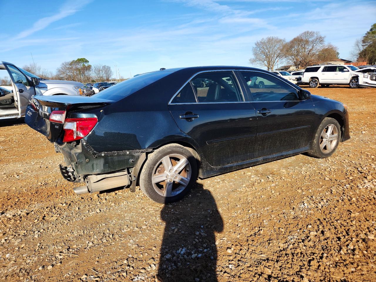 2012 TOYOTA CAMRY SE photo 5