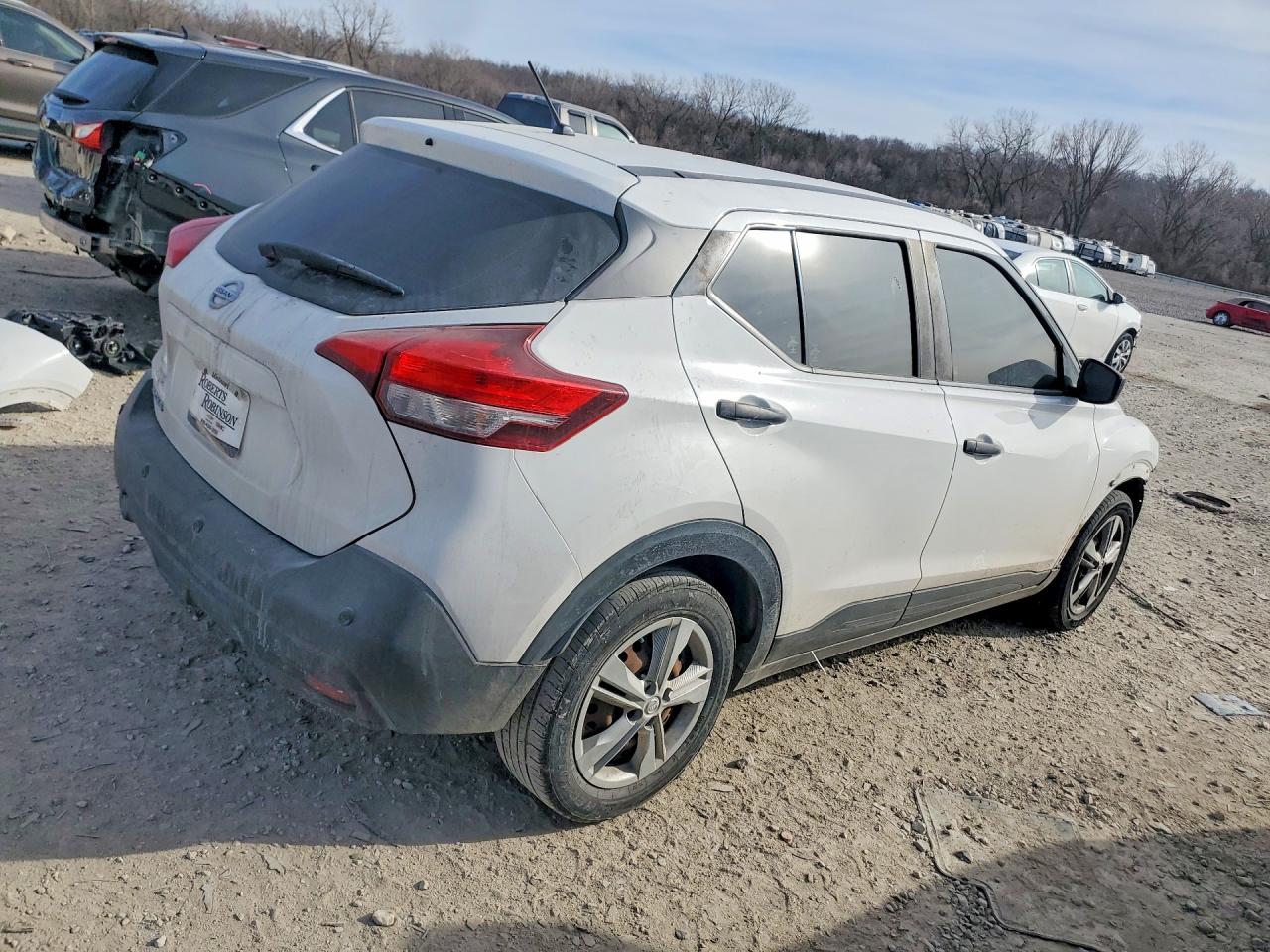 2020 NISSAN KICKS S photo 7