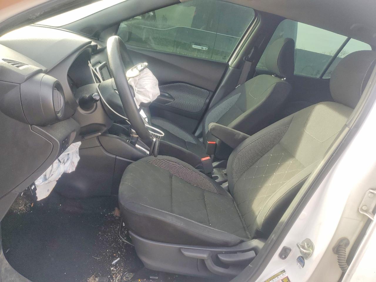 2020 NISSAN KICKS S photo 19