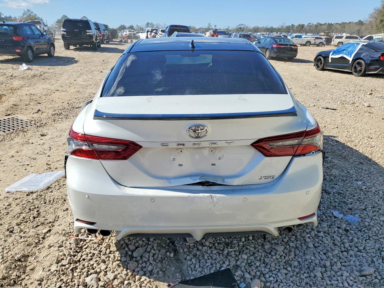 2021 TOYOTA CAMRY XSE V6 photo 11