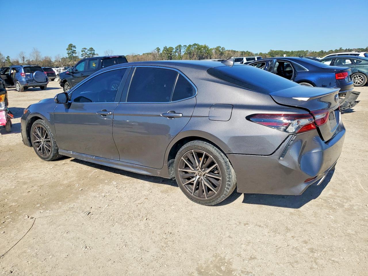 2021 TOYOTA CAMRY SE photo 2