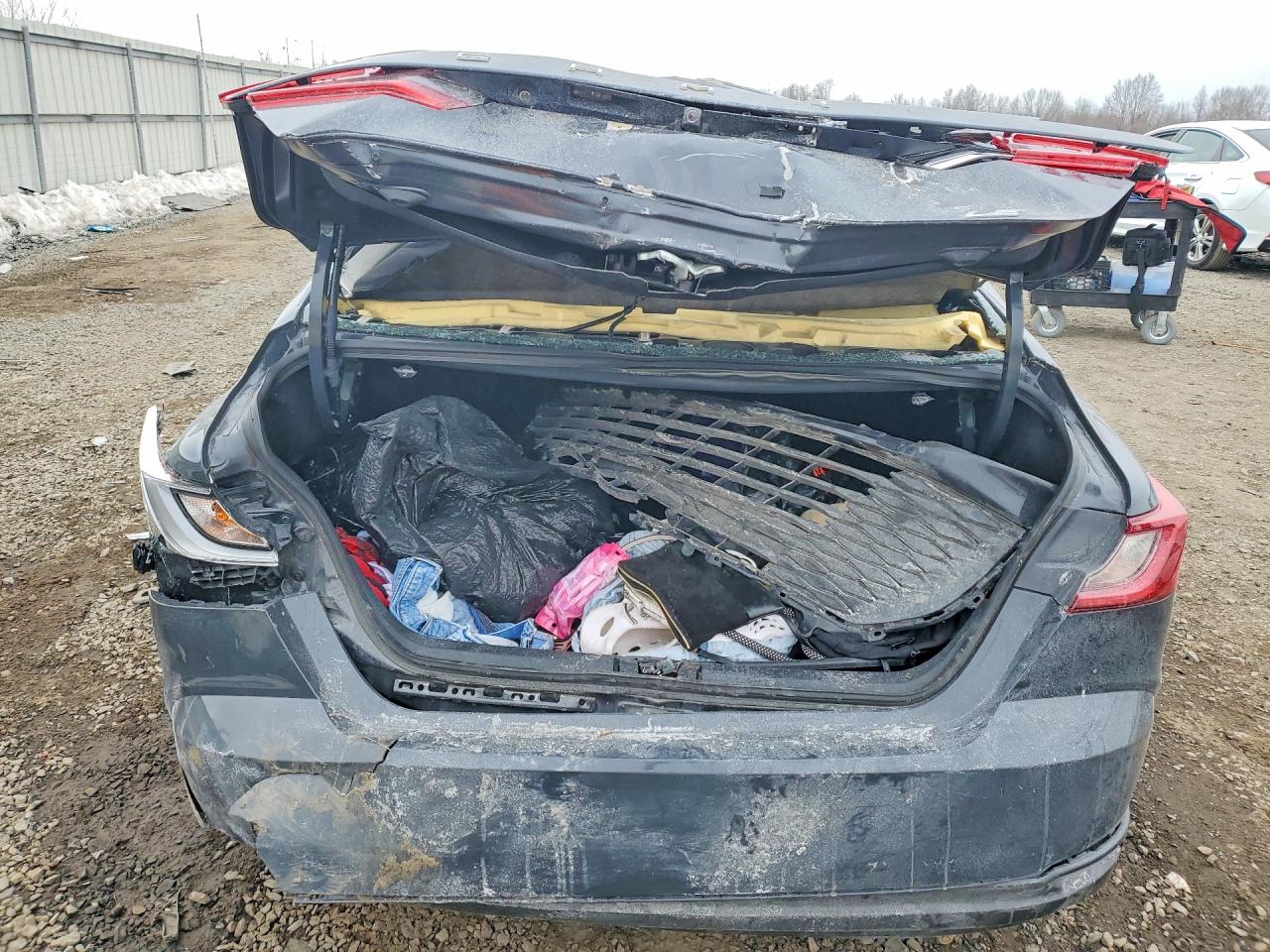2025 TOYOTA CAMRY LE photo 16