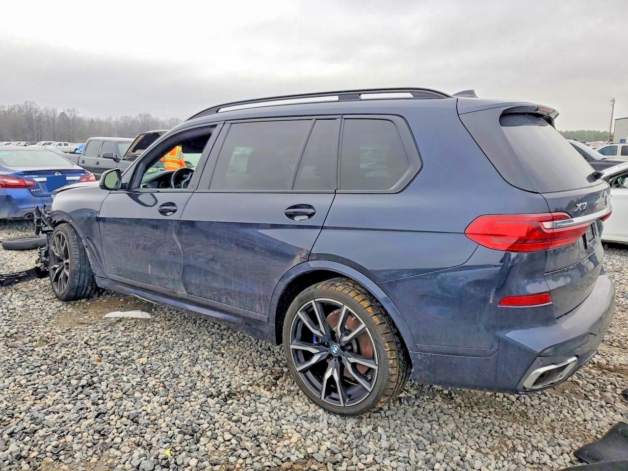 2019 BMW X7 XDRIVE50I photo 3