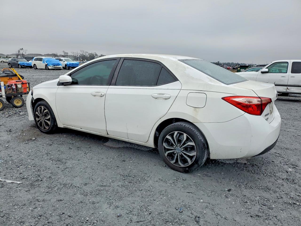 2018 TOYOTA COROLLA photo 2