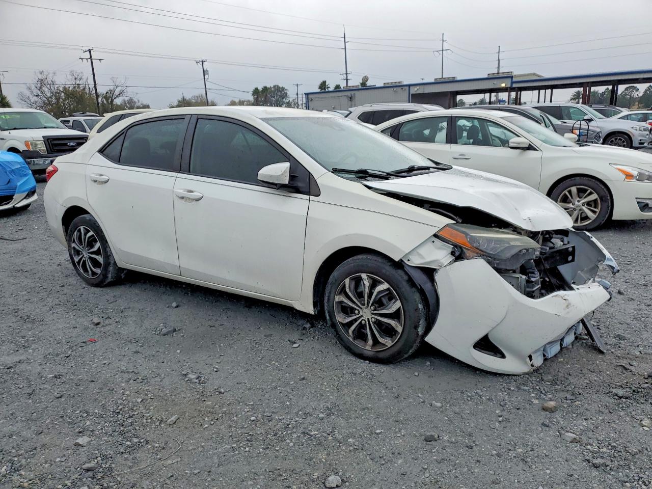 2018 TOYOTA COROLLA photo 4