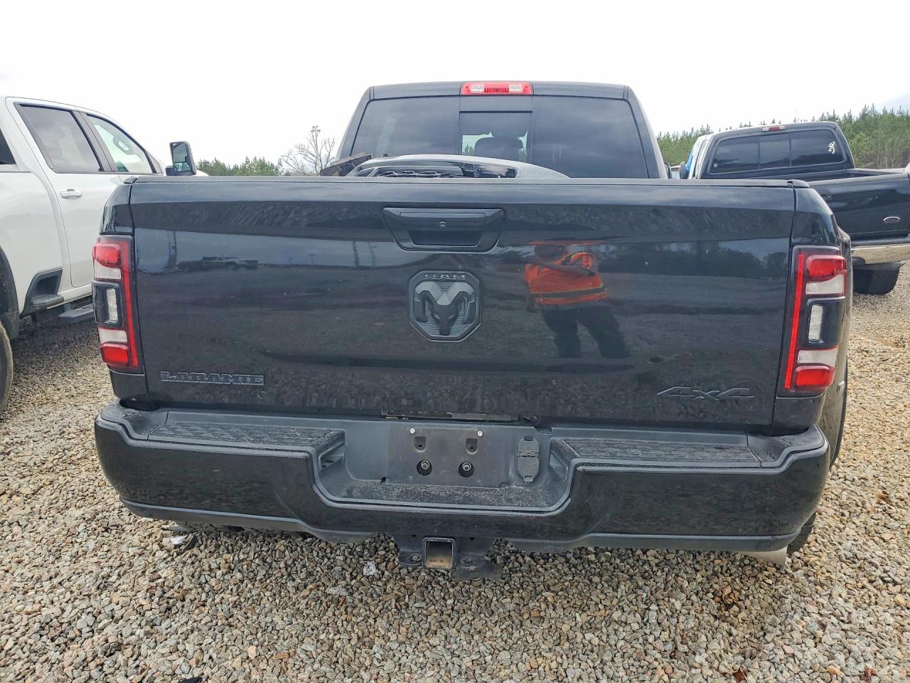 2020 RAM 3500 LARAMIE photo 11