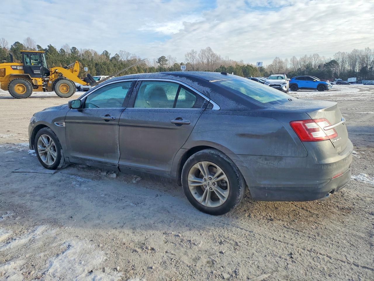 2018 FORD TAURUS SE photo 3
