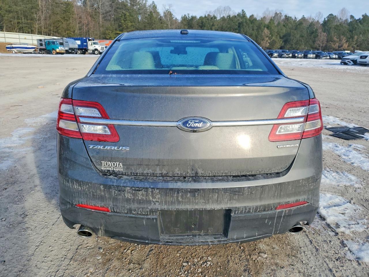 2018 FORD TAURUS SE photo 11