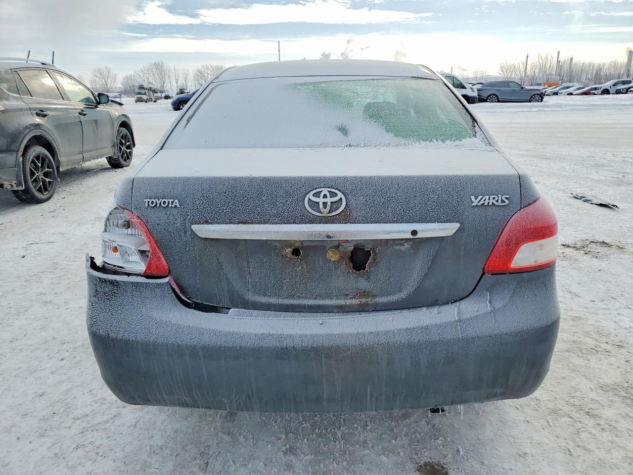 2010 TOYOTA YARIS photo 16