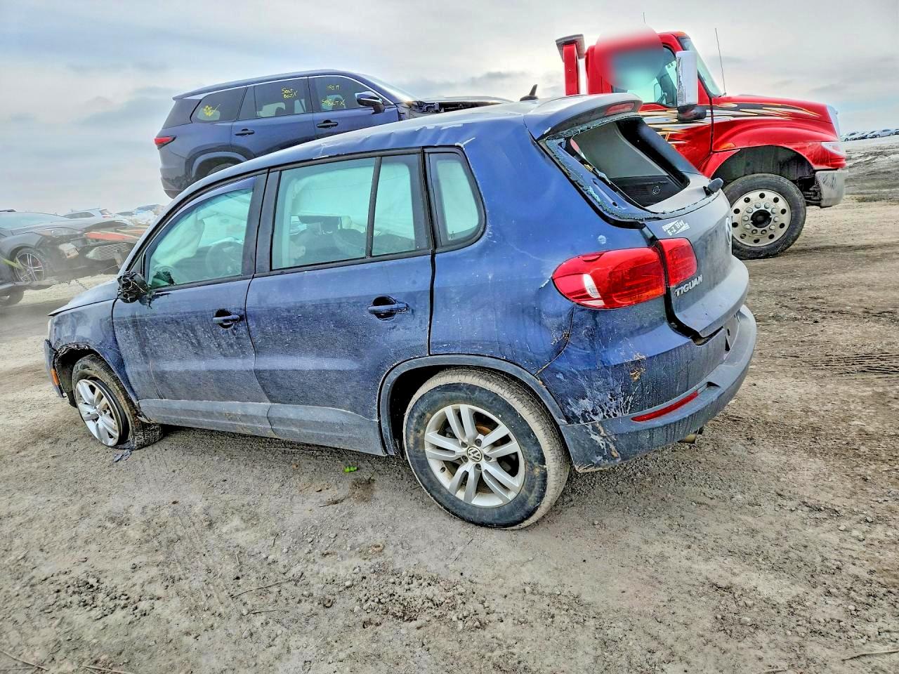2012 VOLKSWAGEN TIGUAN S photo 3