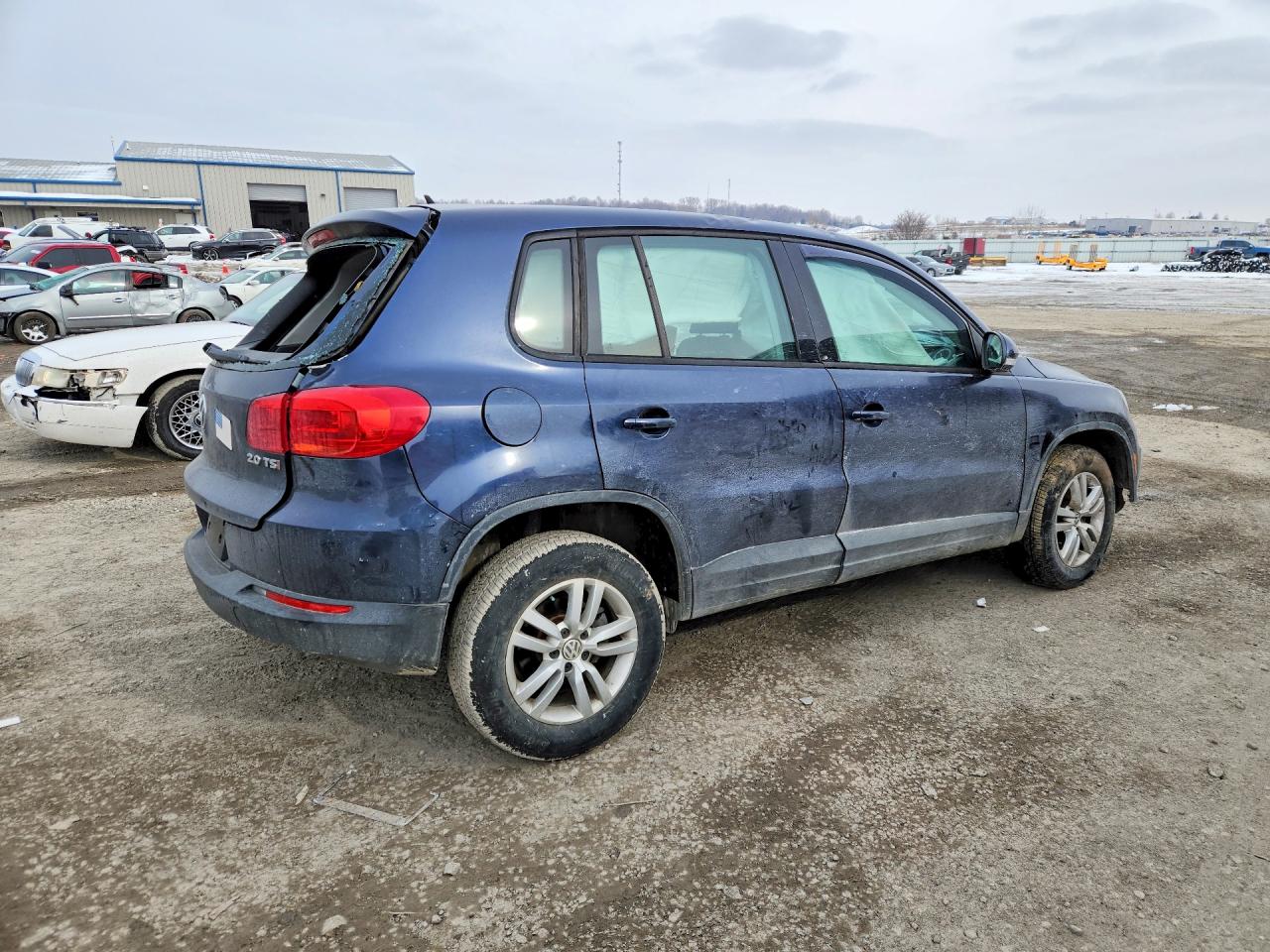 2012 VOLKSWAGEN TIGUAN S photo 5