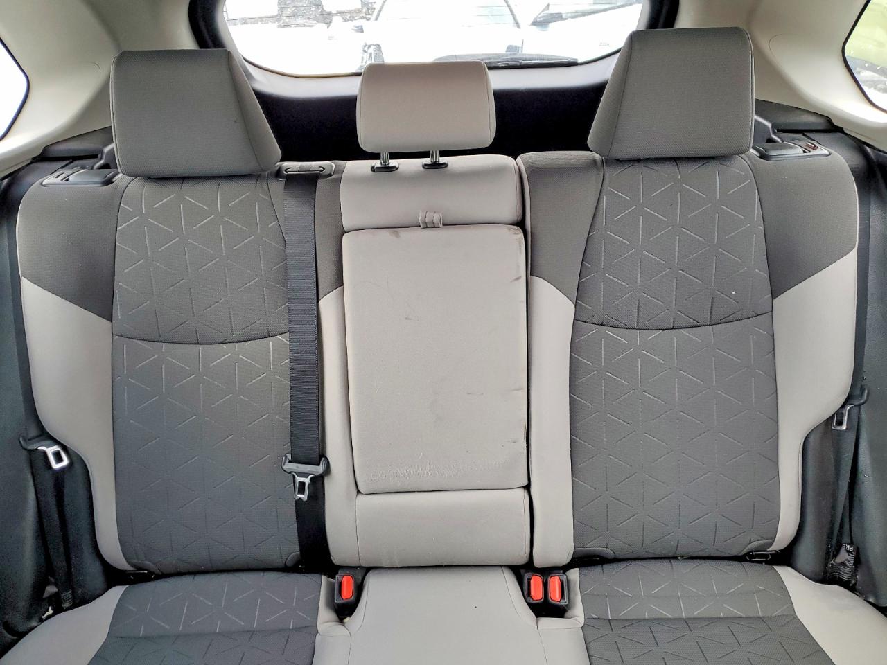 2021 TOYOTA RAV4 XLE photo 19
