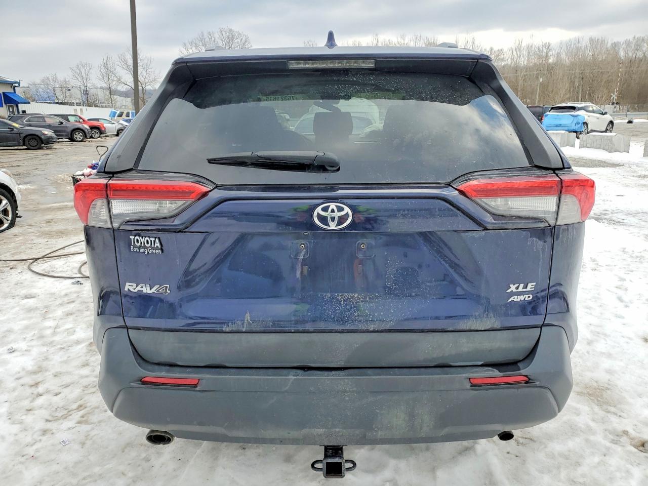 2021 TOYOTA RAV4 XLE photo 11