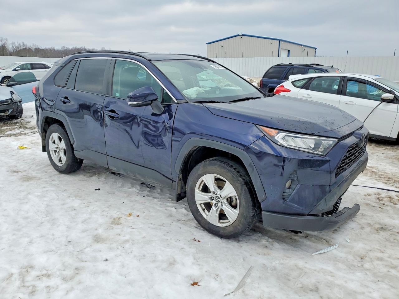 2021 TOYOTA RAV4 XLE photo 7