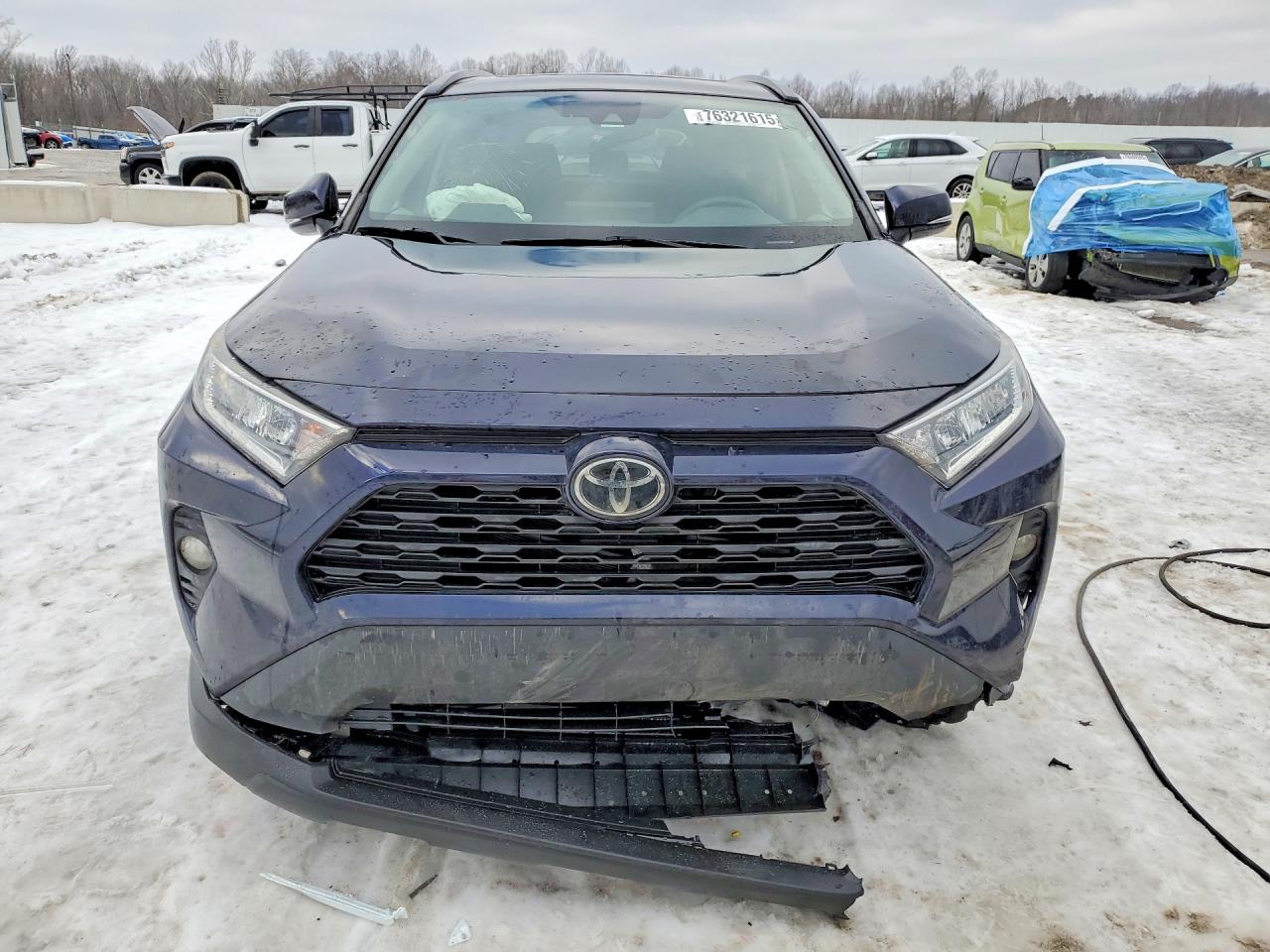 2021 TOYOTA RAV4 XLE photo 9