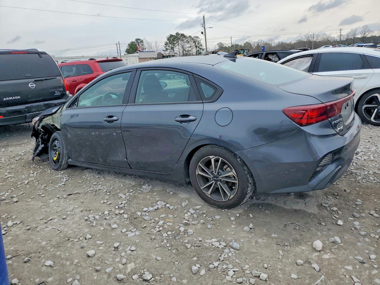 2024 KIA FORTE LX photo 3