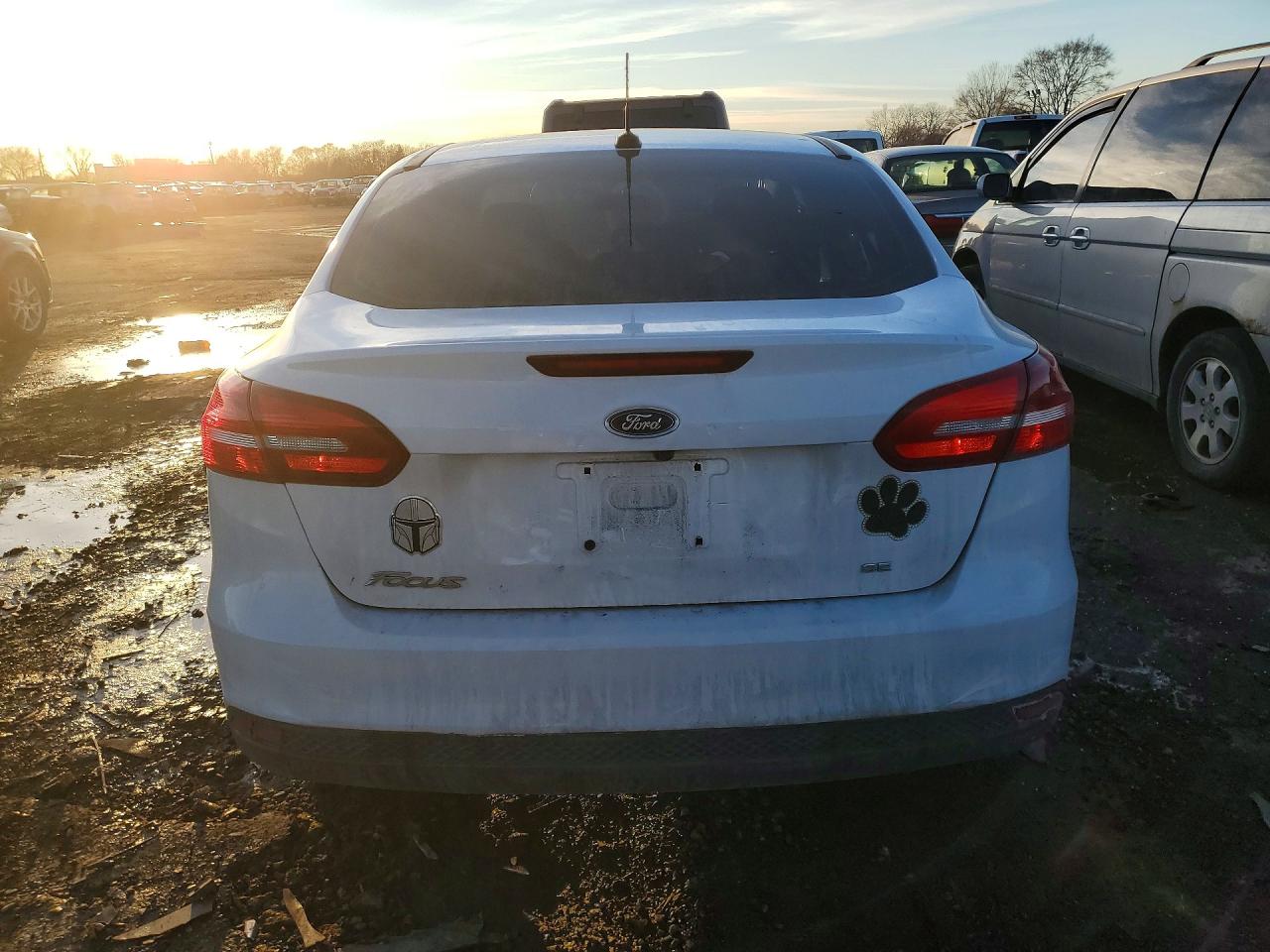 2017 FORD FOCUS SE photo 6