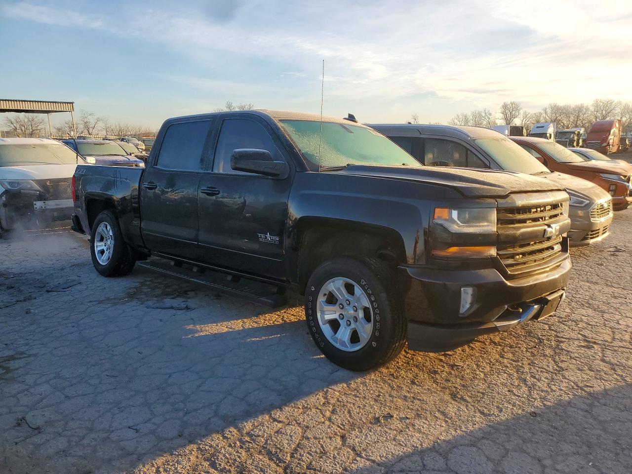 2018 CHEVROLET SILVERADO K1500 LT photo 4