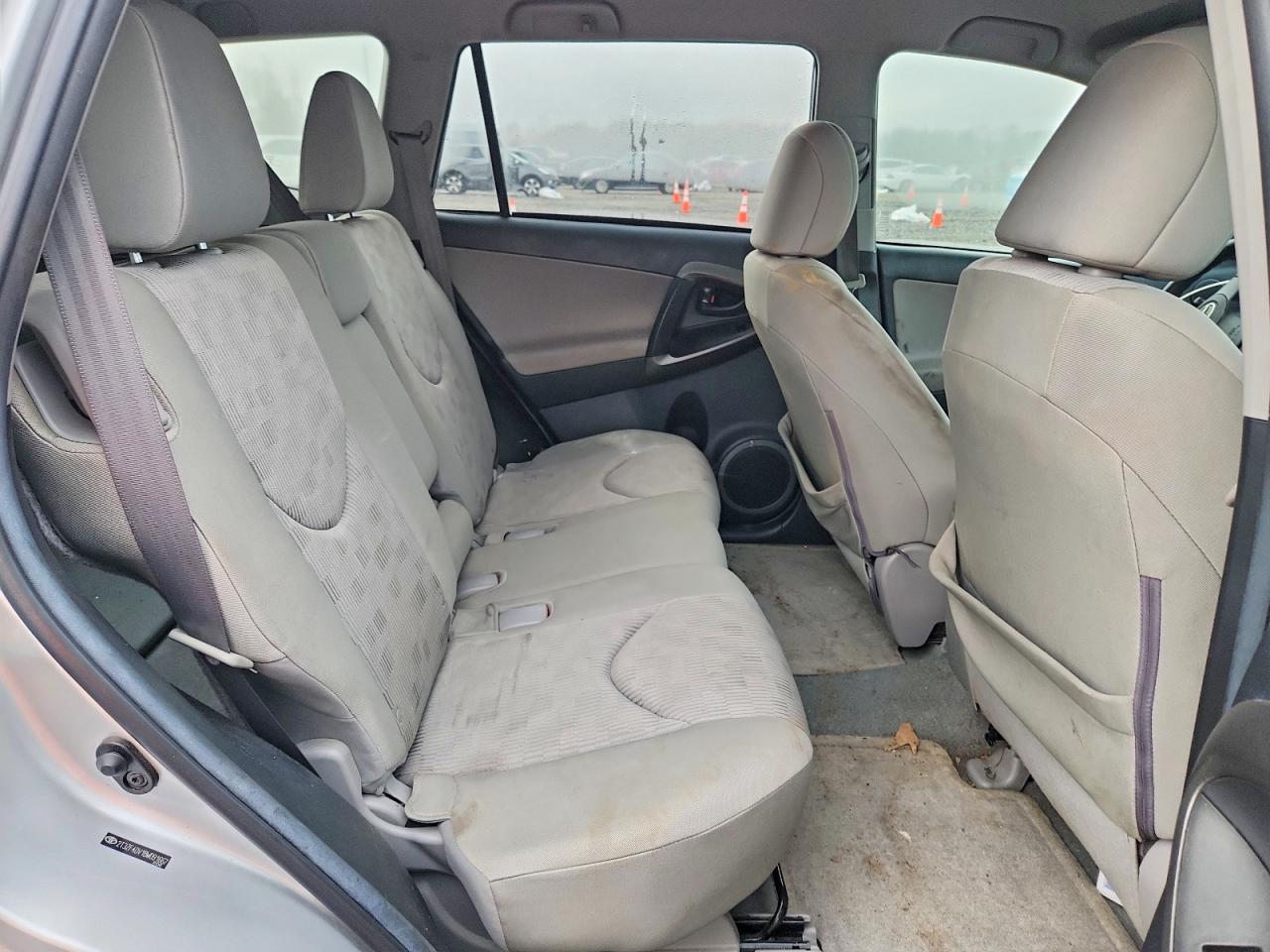 2011 TOYOTA RAV4 photo 19