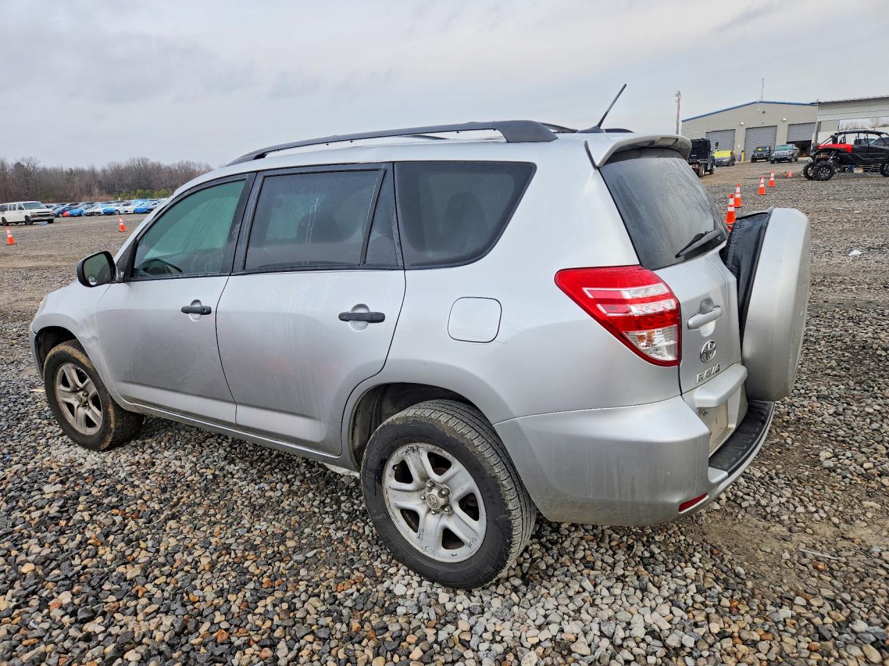 2011 TOYOTA RAV4 photo 3