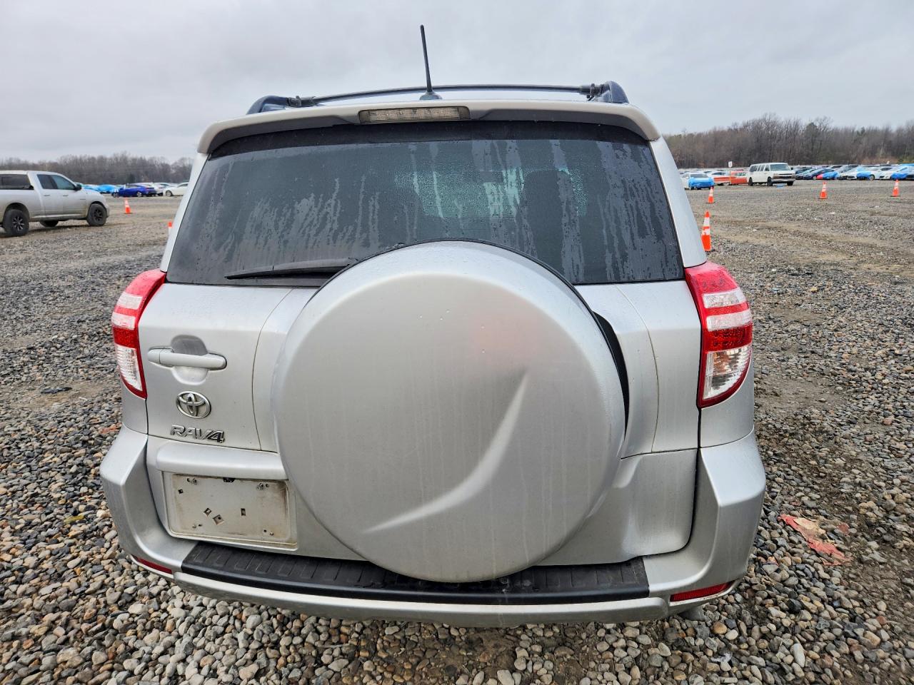 2011 TOYOTA RAV4 photo 11