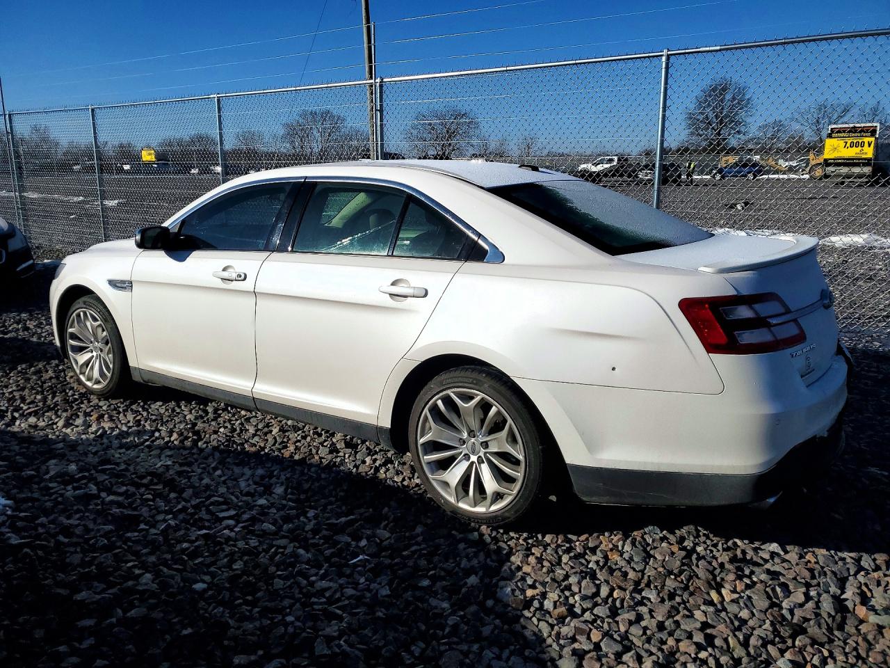 2015 FORD TAURUS LIMITED photo 3