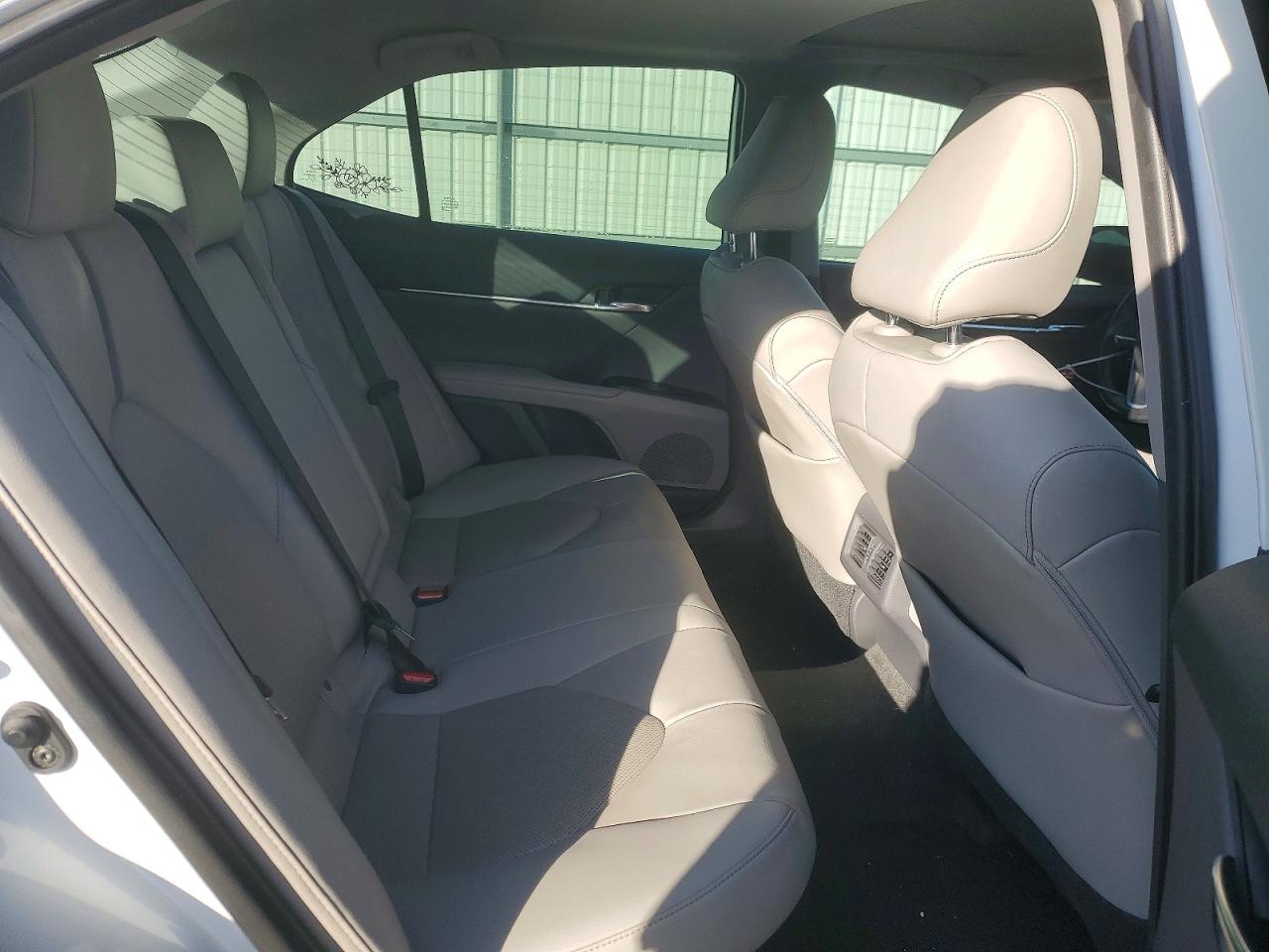 2021 TOYOTA CAMRY XLE photo 19