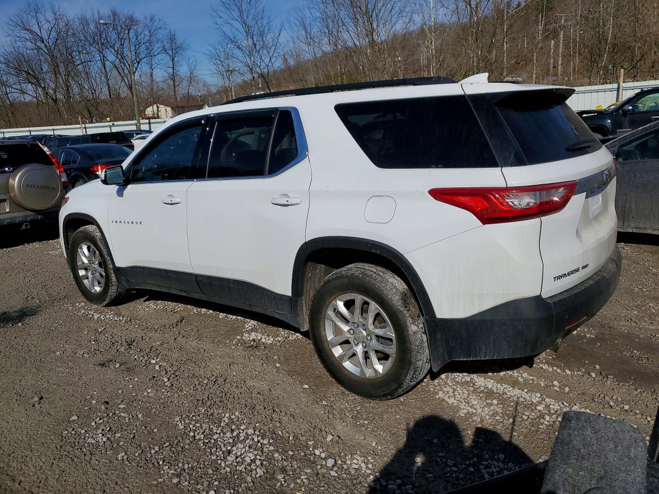 2020 CHEVROLET TRAVERSE LT photo 4