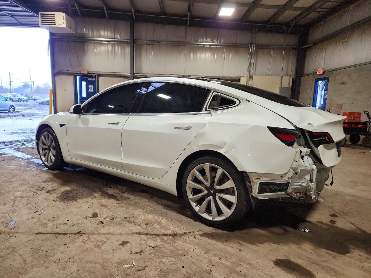 2020 TESLA MODEL 3 photo 2