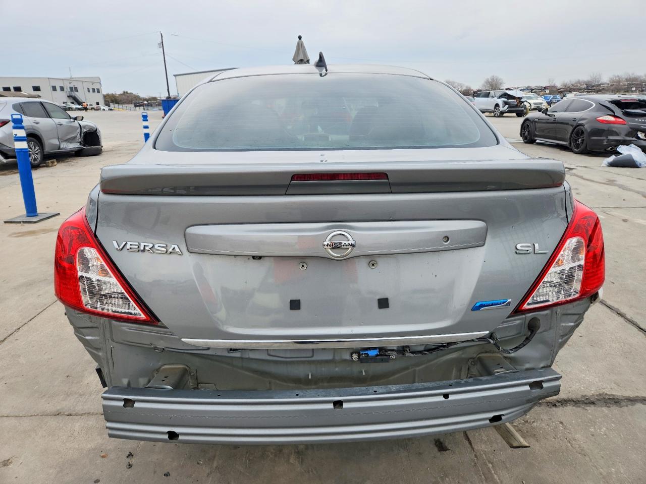 2014 NISSAN VERSA 1.6 SL photo 11