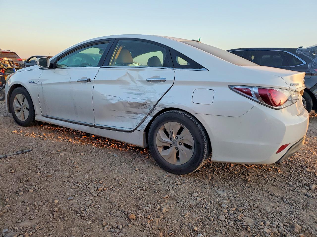 2015 HYUNDAI SONATA HYBRID photo 3