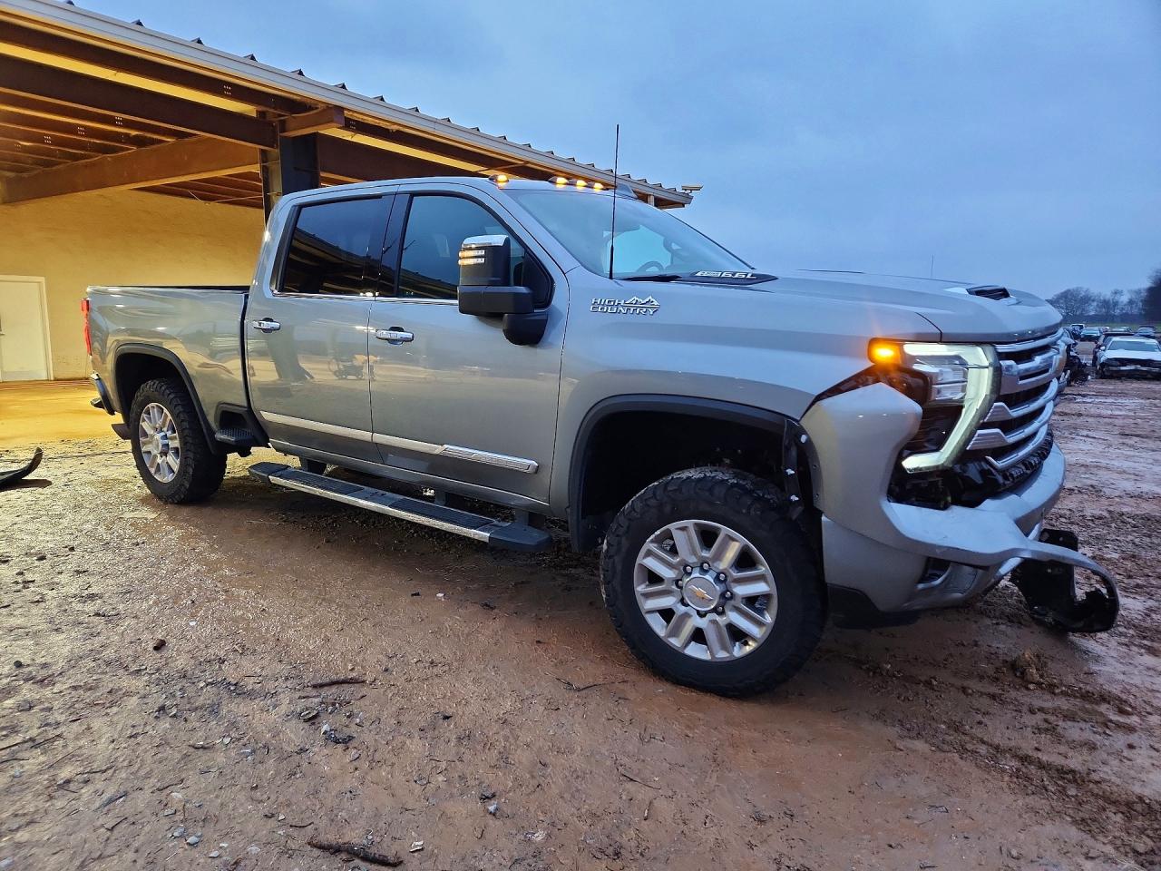 2024 CHEVROLET SILVERADO K2500 HIGH COUNTRY photo 4