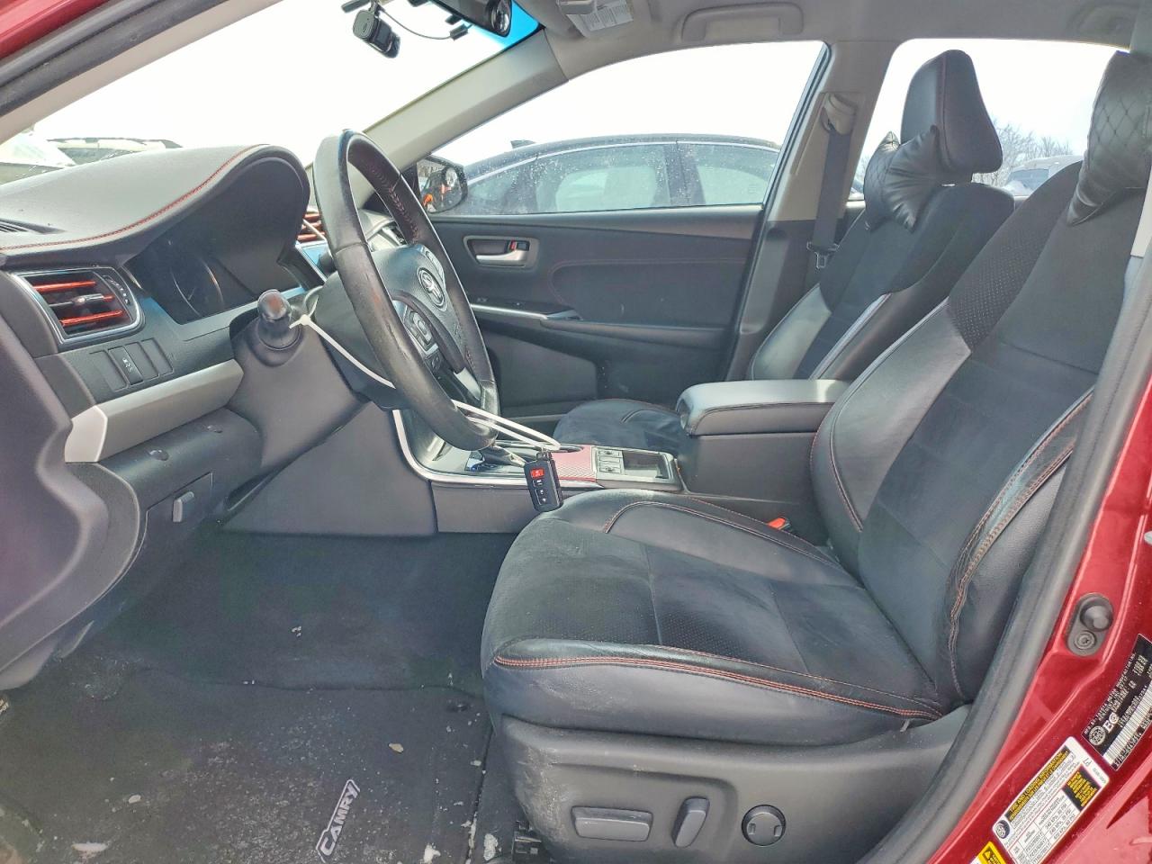 2017 TOYOTA CAMRY HYBRID photo 13