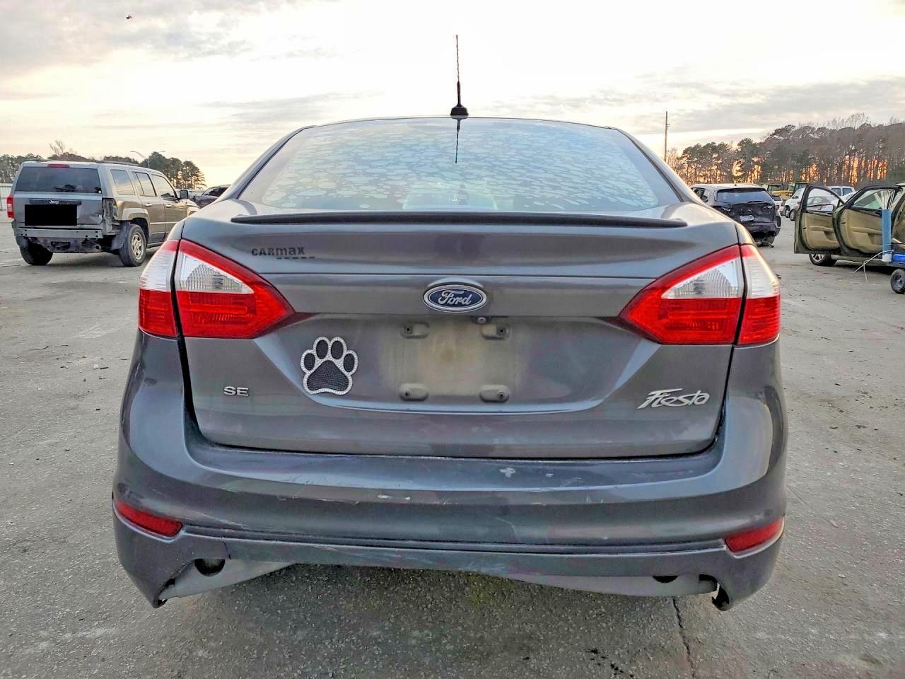 2019 FORD FIESTA SE photo 6