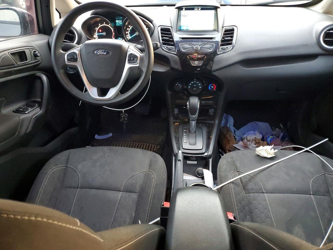 2019 FORD FIESTA SE photo 8