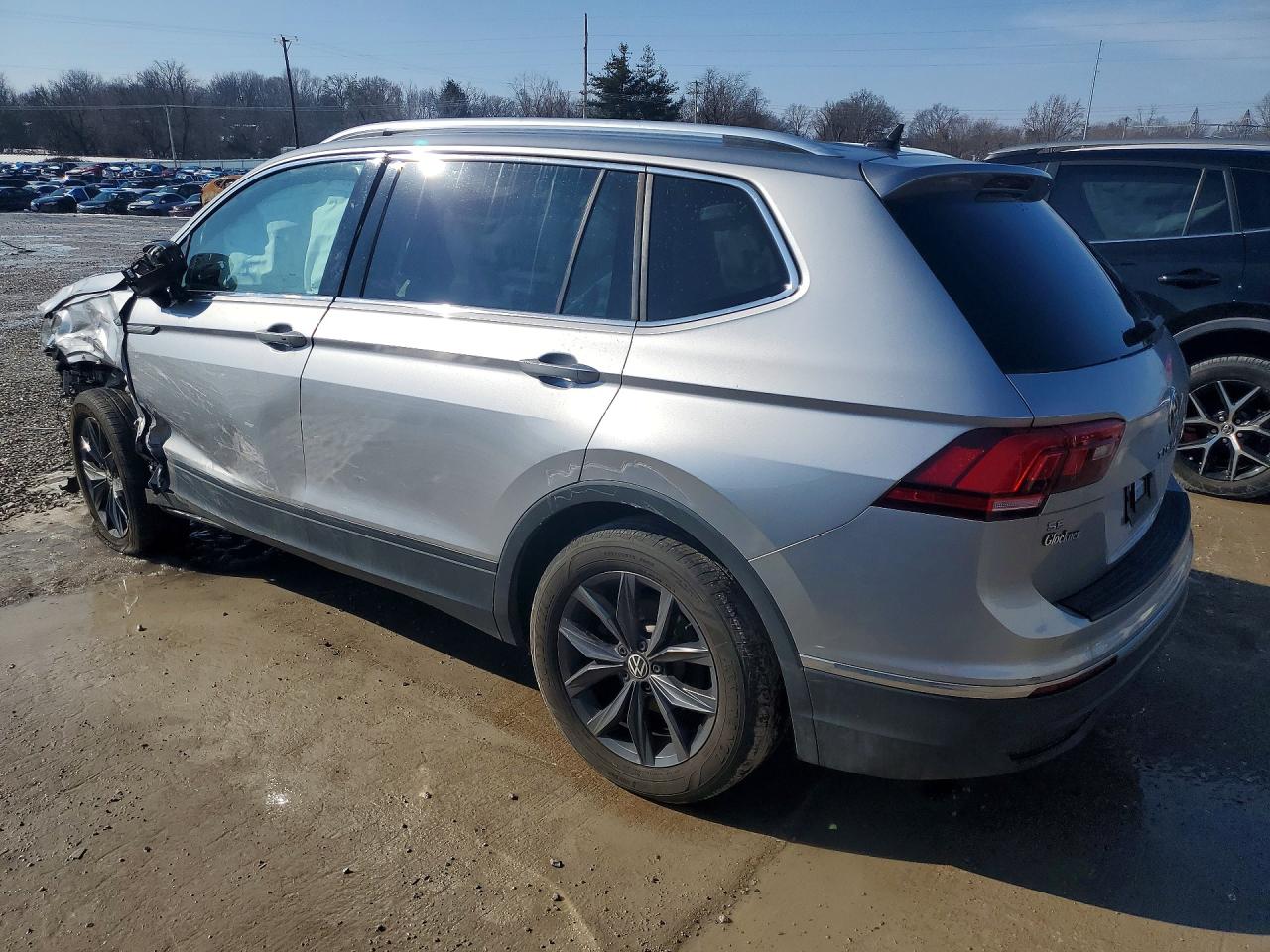 2024 VOLKSWAGEN TIGUAN SE photo 2