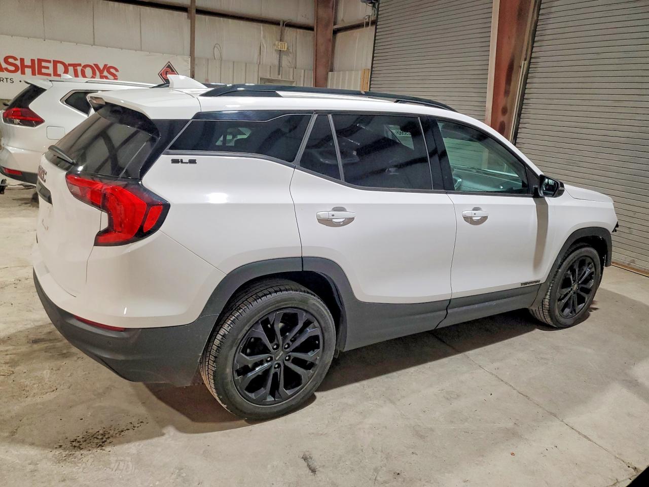 2019 GMC TERRAIN SLE photo 3