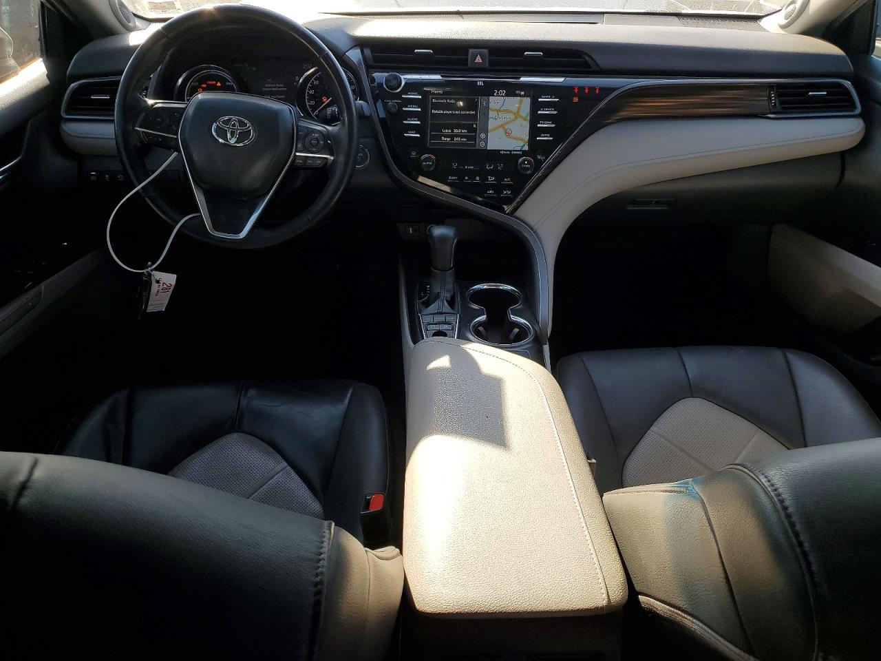 2019 TOYOTA CAMRY HYBRID photo 15