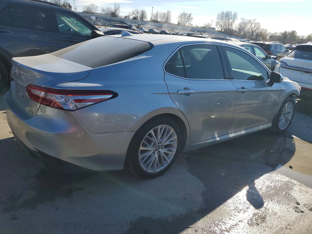 2019 TOYOTA CAMRY HYBRID photo 5