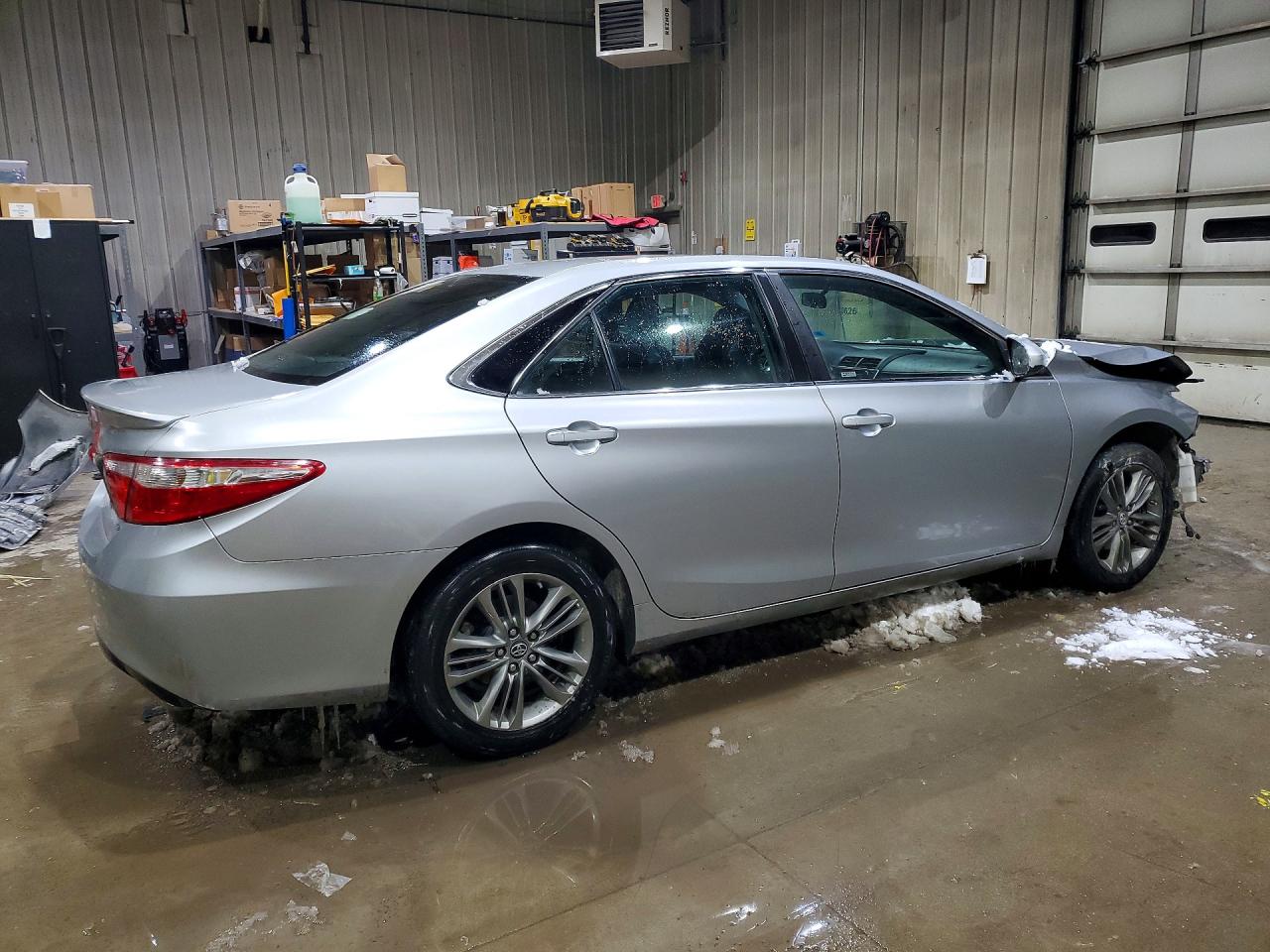 2017 TOYOTA CAMRY SE photo 5