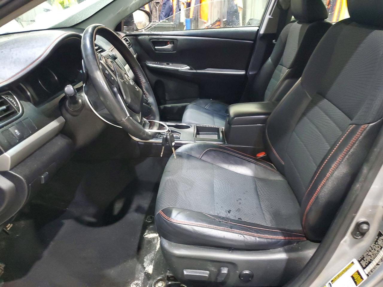 2017 TOYOTA CAMRY SE photo 13