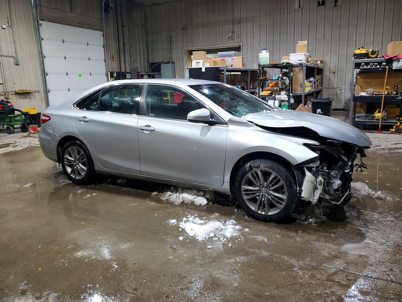 2017 TOYOTA CAMRY SE photo 7